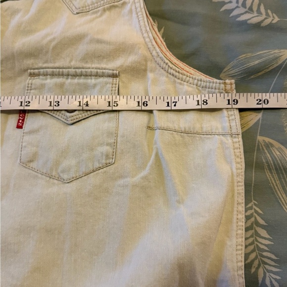 Levi's Y2K Light Blue Sleeveless Button-Down Denim Shirt - Picture 7 of 8